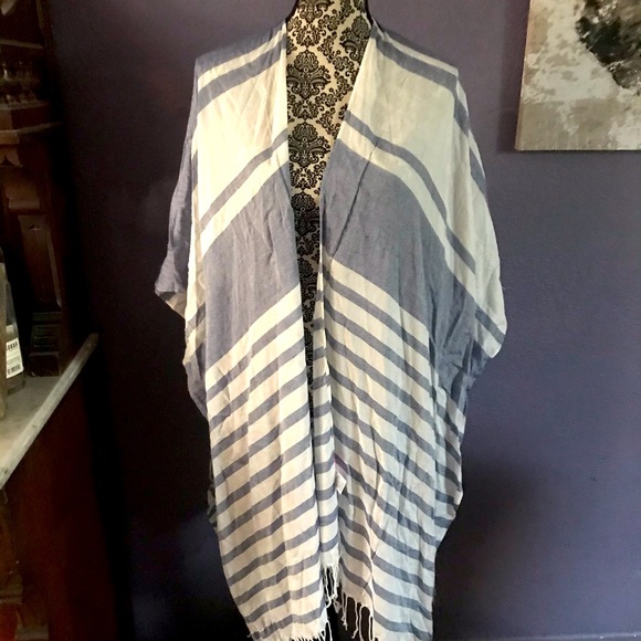 Issac Mizrahi Blue & White Kimono Wrap